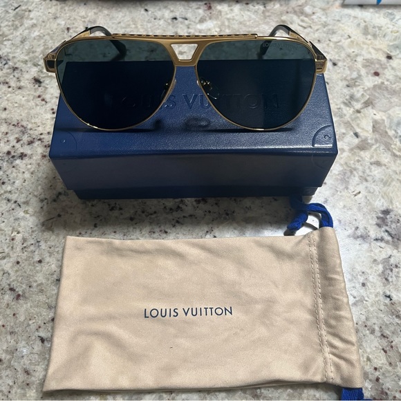 🔴SOLD Louis Vuitton Evidence Metal Pilot Sunglasses, Like New Condition - Picture 3 of 7
